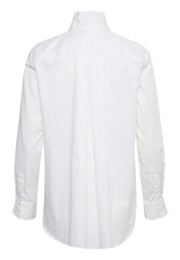 Cămașă albă, din material de bumbac, cu mâneci lungi, guler înalt, plisă la spate, prezintă nasturi la manșete, textură netedă.