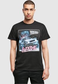 Merchcode BACK TO THE FUTURE OUTATIME TEE - T-shirts med print - black