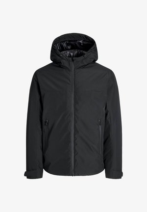 Must töötluses veekindel must jope kapuutsiga, esi tõmblukuga, kahe küljetaskuga ja reguleeritavate mansettidega, millel on sile, matt viimistlus.