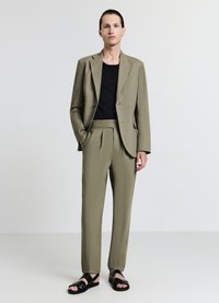 Calliope TINTA UNITA CON FIBBIA - Pantaloni - verde militare chiaro