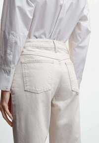 Mango Relaxed fit jeans - not defined