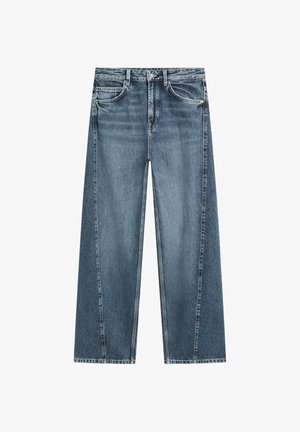 Jean en denim bleu à jambes droites avec poches avant, passants de ceinture, fermeture par bouton et effet délavé.