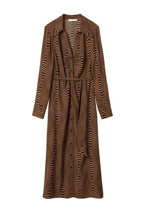 Langärmliges, knöpfbares Kleid mit spitzem Kragen und selbstbindendem Gürtel, mit braun-schwarzem, abstraktem wellenförmigem Streifenmuster.