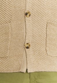 Pier One Kofta - mottled beige