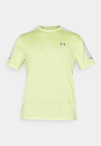 Jaskrawo neonowożółta koszulka sportowa z lekkiego materiału, z szarymi siateczkowymi wstawkami na ramionach oraz małym logo na piersi.