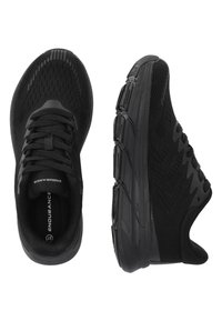 Scarpe sportive nere con tomaia in rete, pattern testurizzati e suola ammortizzata. Presentano lacci piatti e una punta arrotondata per il comfort.