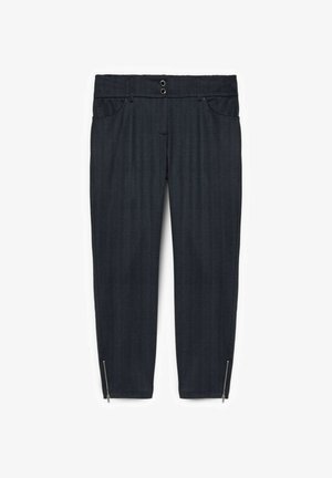 Grijze, gestreepte broek met een platte tailleband, twee voorzakken en ritssluitingen bij de pijpen. Gemaakt van een gladde stof met een getailleerde pasvorm.