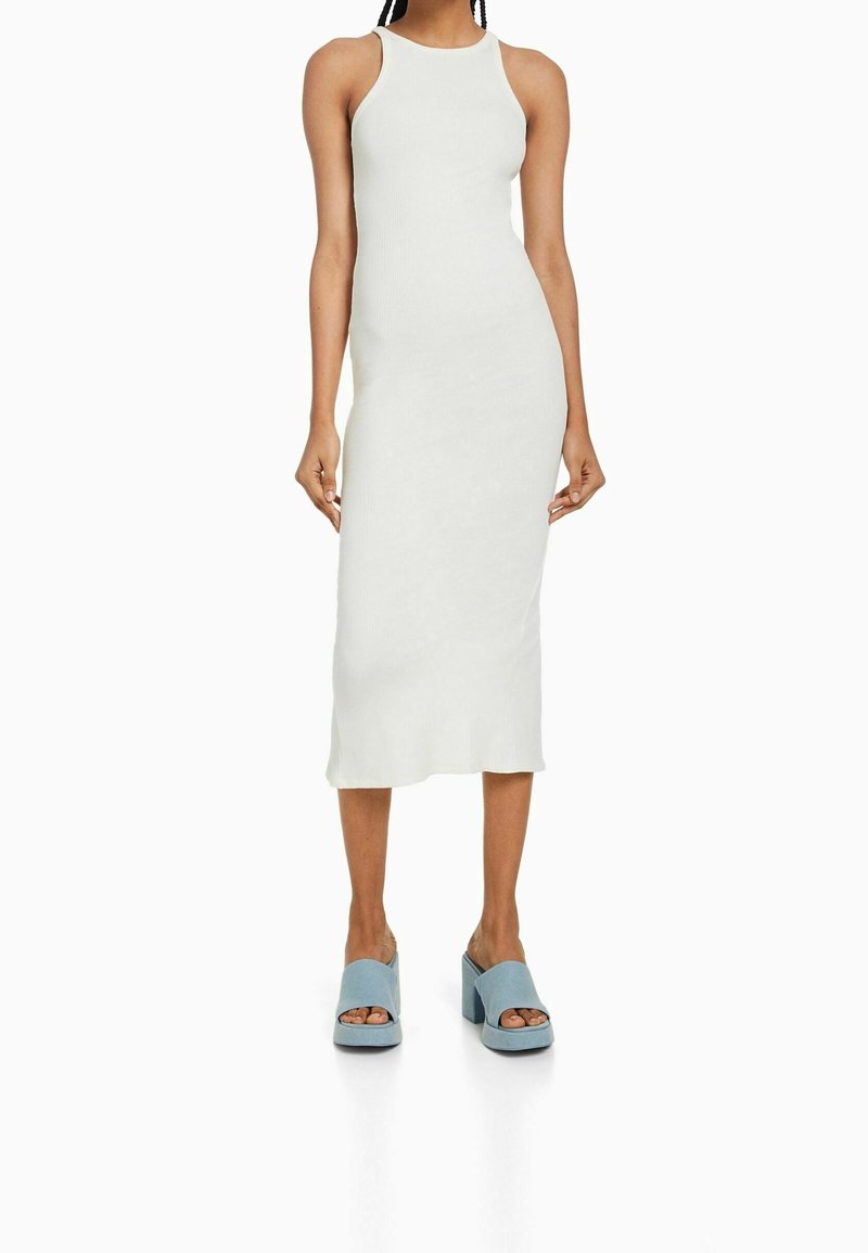 Bershka Robe fourreau - beige