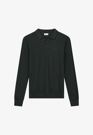 Tumehall pikem varrukas polo särk, krae kaelustega, tekstuurse kangaga ning rinna peal särava logoga. Klassikaline lõige koos soonikvarrukatega.