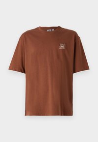 Unselected, preloved brown