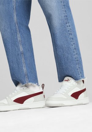 Puma REBOUND V6 UNISEX  - Zapatillas - glacial gray intense red white