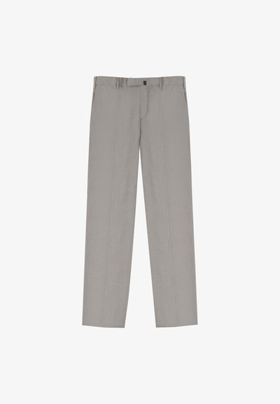 Hellgraue Hosen aus einem strukturierten Stoff, mit zwei Vordernähten, geradem Beinverlauf und einem Bund mit Gürtelschlaufen.