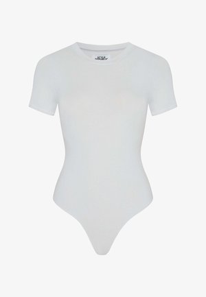 Body bianco a maniche corte con design aderente, texture liscia, collo rotondo e taglio a perizoma. Tessuto morbido, costruzione senza cuciture.