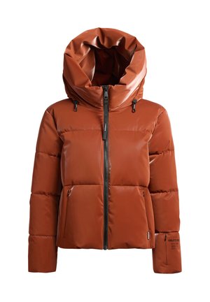 Pufi, rozsdaszínű dzseki nagy, leeresztett kapucnival, elöl cipzárral és két oldalsó zsebbel; az ujján logó található.