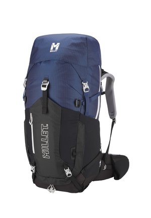 Sac à dos de randonnée Millet bleu et noir avec plusieurs sangles, fermetures éclair, support rembourré aux épaules et à la taille, avec logo à l'avant et sur le dessus.