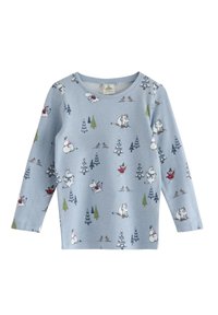 Vaalean sininen pitkähihainen paita, jossa on Moomin-hahmoja ja puita eri vihreän ja sinisen sävyissä, valmistettu pehmeästä puuvillakankaasta.