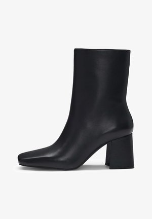 HUGO ARIEL NAPU - Stiefelette - black