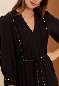 Love & Roses REGULAR FIT STUD TRIM DETAIL BELTED MIDI - Haljina-majica - black