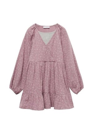 Vestido cruzado en rosa claro con un sutil estampado floral. Cuenta con mangas largas abullonadas y una falda de volantes. Hecho de tela ligera.