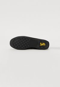 Salamander Ballerines - black