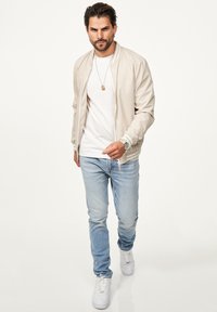 One Redox Bomberjacke - stone