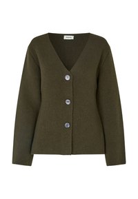 Oliven grøn strikket cardigan med V-hals, prydet med tre grå knapper foran og lange ærmer. Glat tekstur, tætsiddende design.