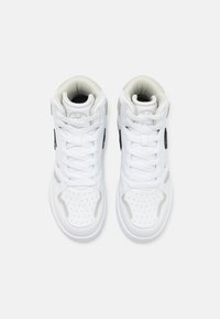 Champion 3 POINT TECH MID - Basketbalschoenen - white/light grey
