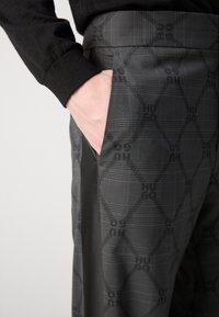 HUGO KRIS TEAGAN - Kostiumas - grey