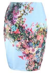 Blå blommig kjol med ett livfullt mönster som visar olika blommor, fjärilar och grönska i rika färger. Slät tyget, figurnära design.