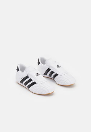 TAEKWONDO - Zapatillas - white/core black