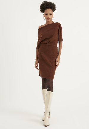 LOW SHOULDER  - Etuikjole - brown