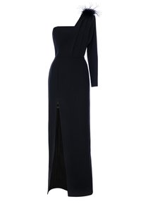 Czarna sukienka na jedno ramie z dopasowanym topem, długim rękawem, plisowanym detalem i piórowym akcentem na ramieniu. Posiada rozcięcie sięgające do ud.