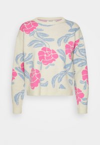 Cremefarbener Pullover mit Muster aus rosa Rosen und blauen Blättern, rundem Ausschnitt, langen Ärmeln und lockerem Sitz. Weiche Textur und gemütliches Design.
