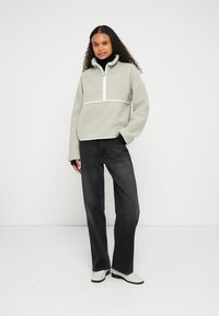 Barbour International - Bluza z polaru