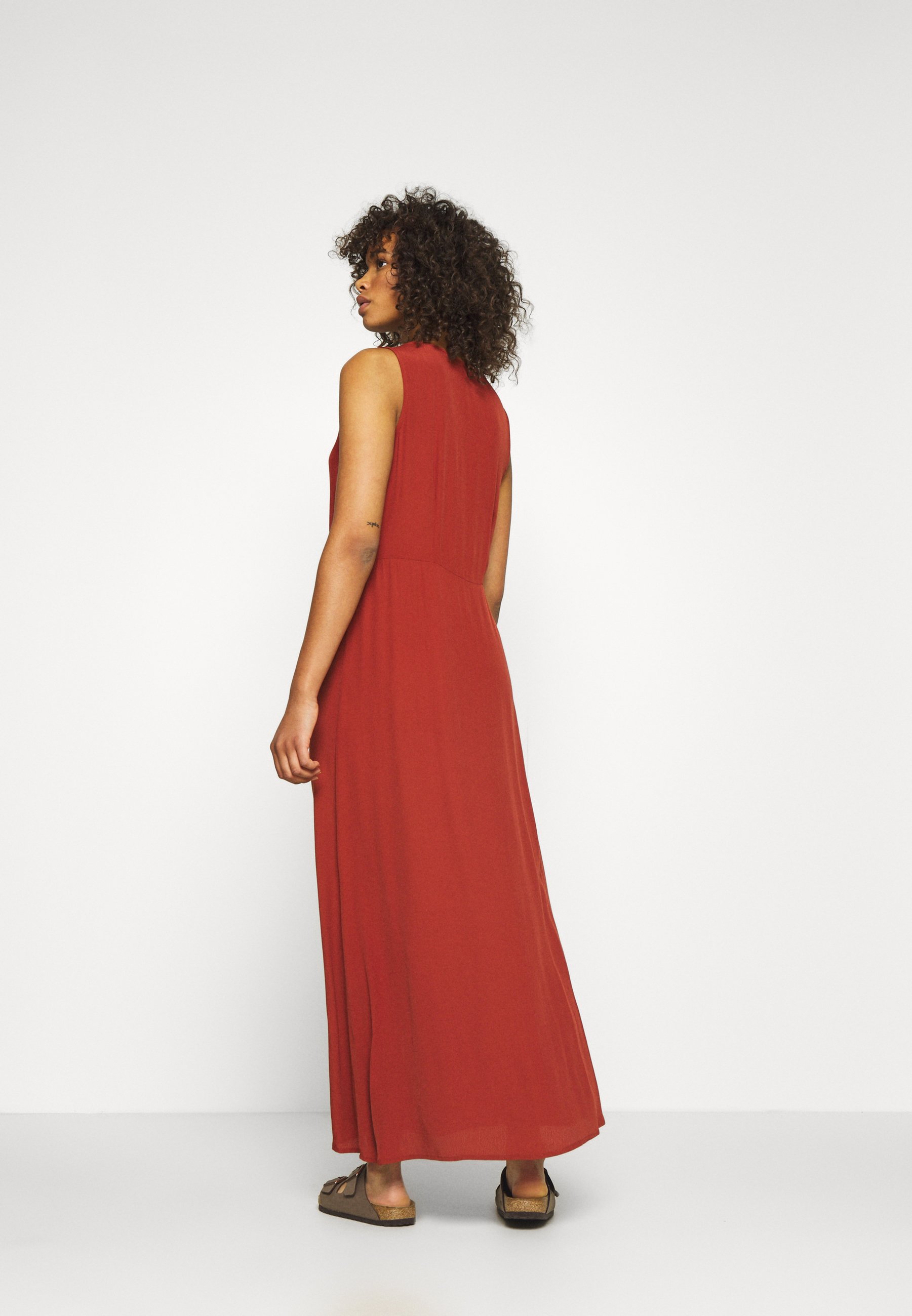 PIECES Tall PCMELINA ANKLE DRESS TALL Kjole chili oil PIECES Tall PCMELINA ANKLE DRESS TALL - Kjole - chili oil