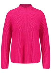 Fuchsiahalsad stickad tröja med hög krage, ribbad textur och långa ärmar. Løs passform, i en solid färg utan utsmyckningar.