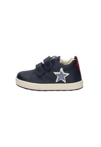 Sneakers per bambini in pelle blu navy con due cinturini a velcro, design a stelle bianche e blu, accento rosso sul tallone e fodera beige.