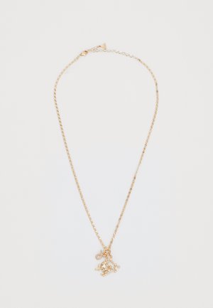 Goldene Halskette mit einer gedrehten Kette und mehreren Charm-Anhängern, darunter filigrane Designs und kleine dekorative Akzente.
