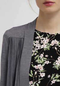 Anna Field Cardigan - mottled anthracite