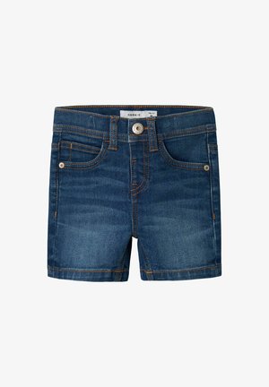 Denim kratke hlače v temno modri barvi z gladko teksturo. Značilnosti vključujejo pet žepov, oranžno šivanko in en sam kovinski gumb za zapiranje.