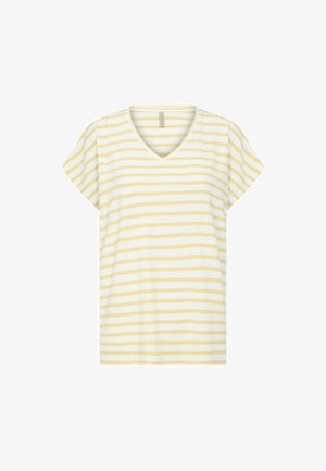 Pasykowana koszulka w białym kolorze z żółtymi poziomymi paskami, krótki podwinięty rękaw i dekolt w serek, wykonana z lekkiego, teksturowanego materiału.