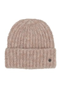 Zachte, ribbelgebreide beige beanie met een omgeslagen boord en een klein rond metalen logo-tag aan de zijkant van de boord.