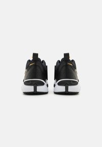 Nike Performance TEAM HUSTLE UNISEX  czarny