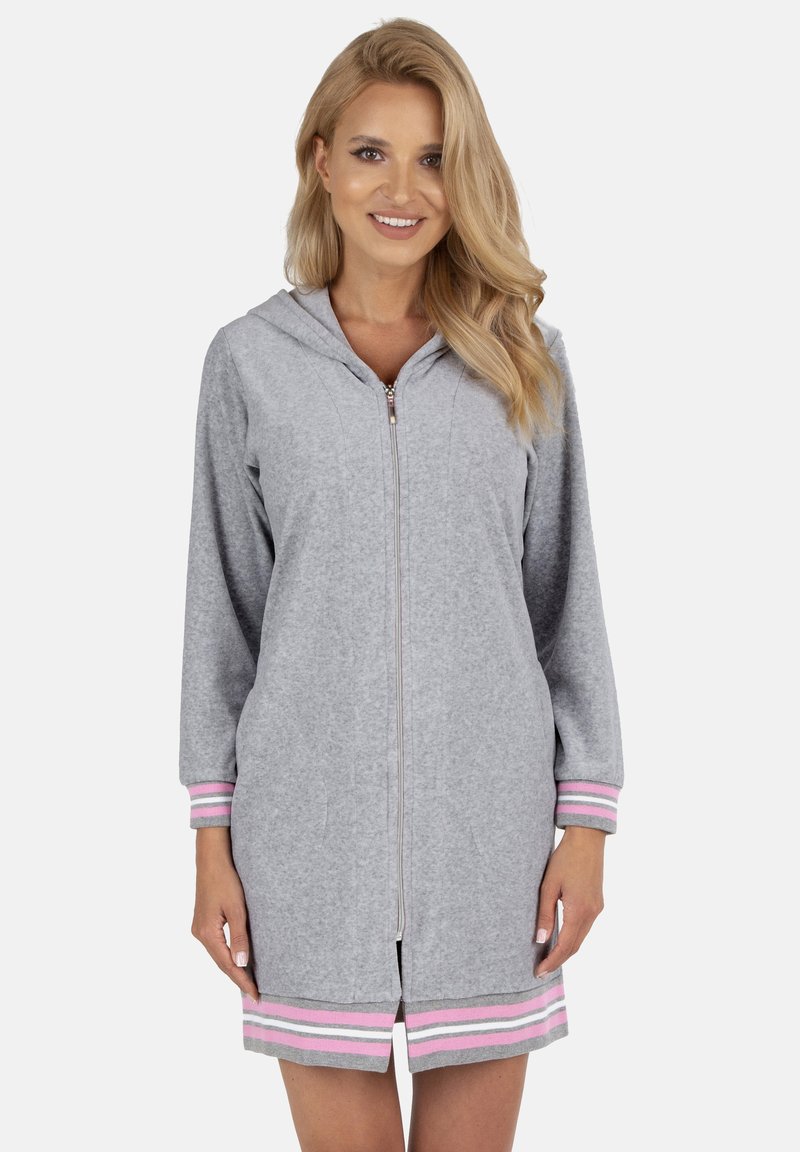 Grå zip-up hoodie klänning gjord av mjukt tyg, med långa ärmar, en framzipper och rosa och vita randiga detaljer på muddar och nederkant.