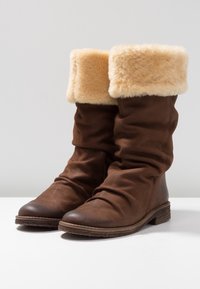 Felmini Botas para la nieve - brown