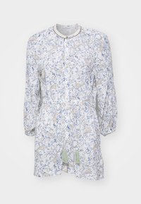 Tunique longue à manches longues blanche avec motifs floraux paisley bleus et beiges, col rond, boutons sur le devant et ceinture à la taille avec des pampilles.