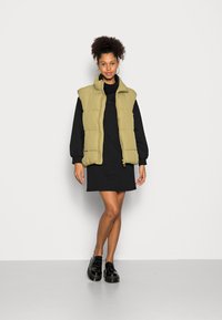 Even&Odd Casual sweat collar winter mini dress - Vestido de dia - black