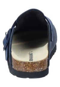 Sandalo blu navy con suola in sughero e fondo nero texturizzato. Presenta una strap regolabile e una fodera interna liscia.