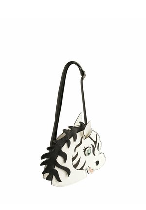 Sac d’épaule en forme de tête de zèbre souriante avec crinière noire et rayures, visage blanc et longue sangle noire.