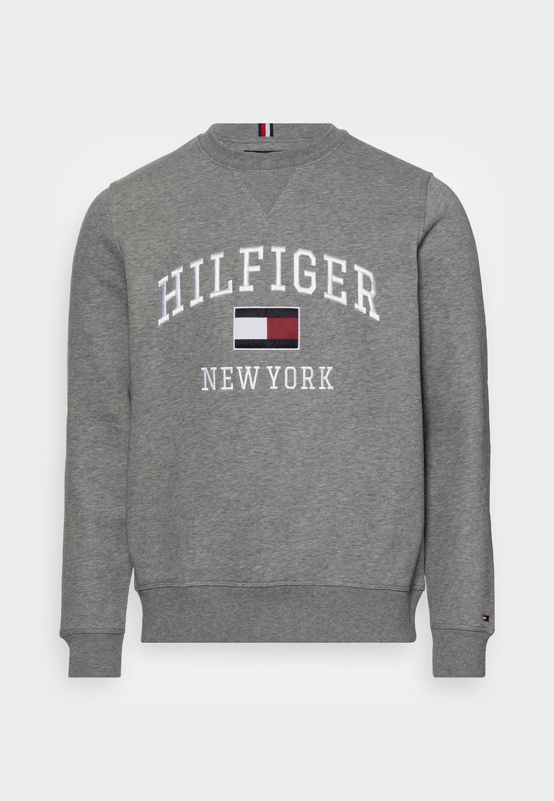 Felpa grigia in cotone misto, con polsini e orlo a costine, testo ricamato "HILFIGER NEW YORK" e logo al centro.